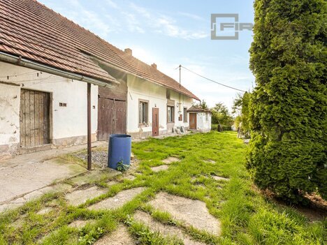 Dům 123 m²  s pozemkem 1484 m² k rekonstrukci – Hoření vinice, Mělník